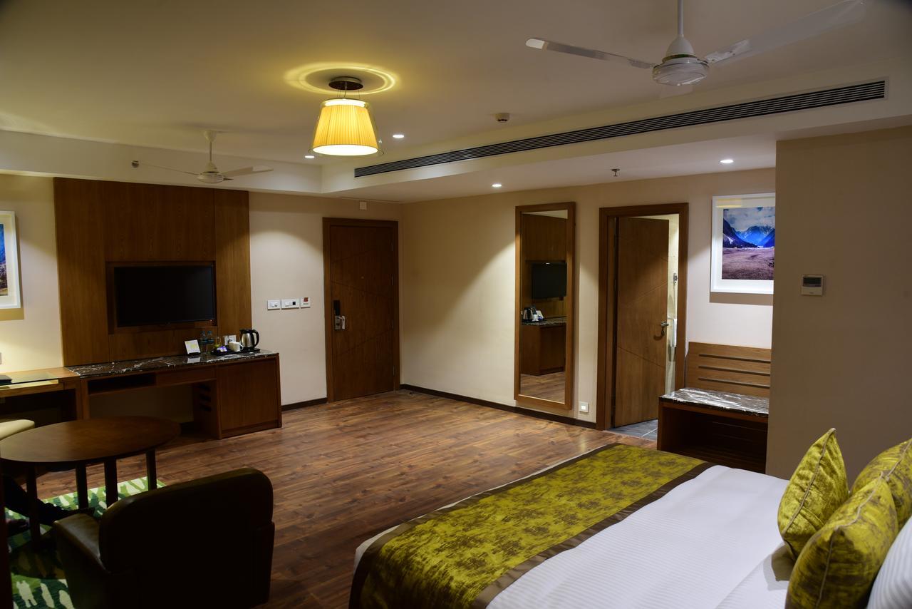 Lemon Tree Hotel סיליגורי מראה חיצוני תמונה