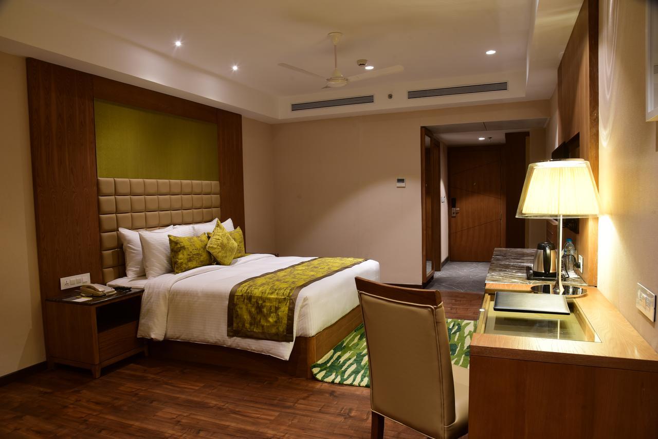 Lemon Tree Hotel סיליגורי מראה חיצוני תמונה