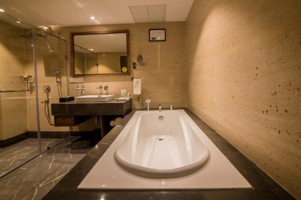 Lemon Tree Hotel סיליגורי מראה חיצוני תמונה