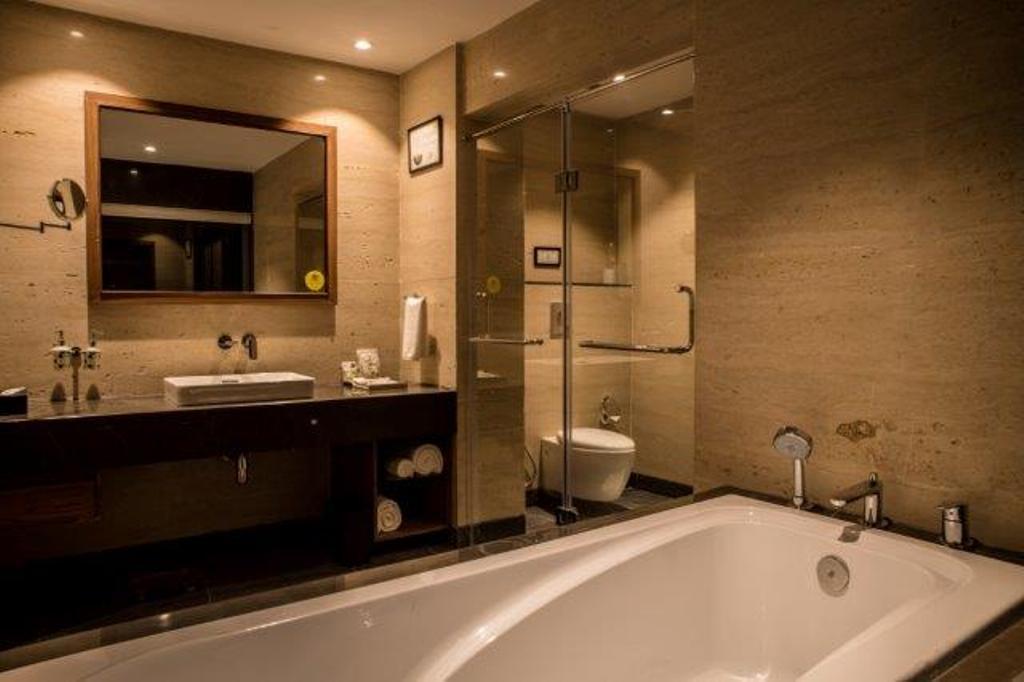 Lemon Tree Hotel סיליגורי מראה חיצוני תמונה
